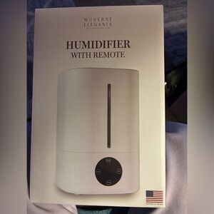 White Humidifier with Remote